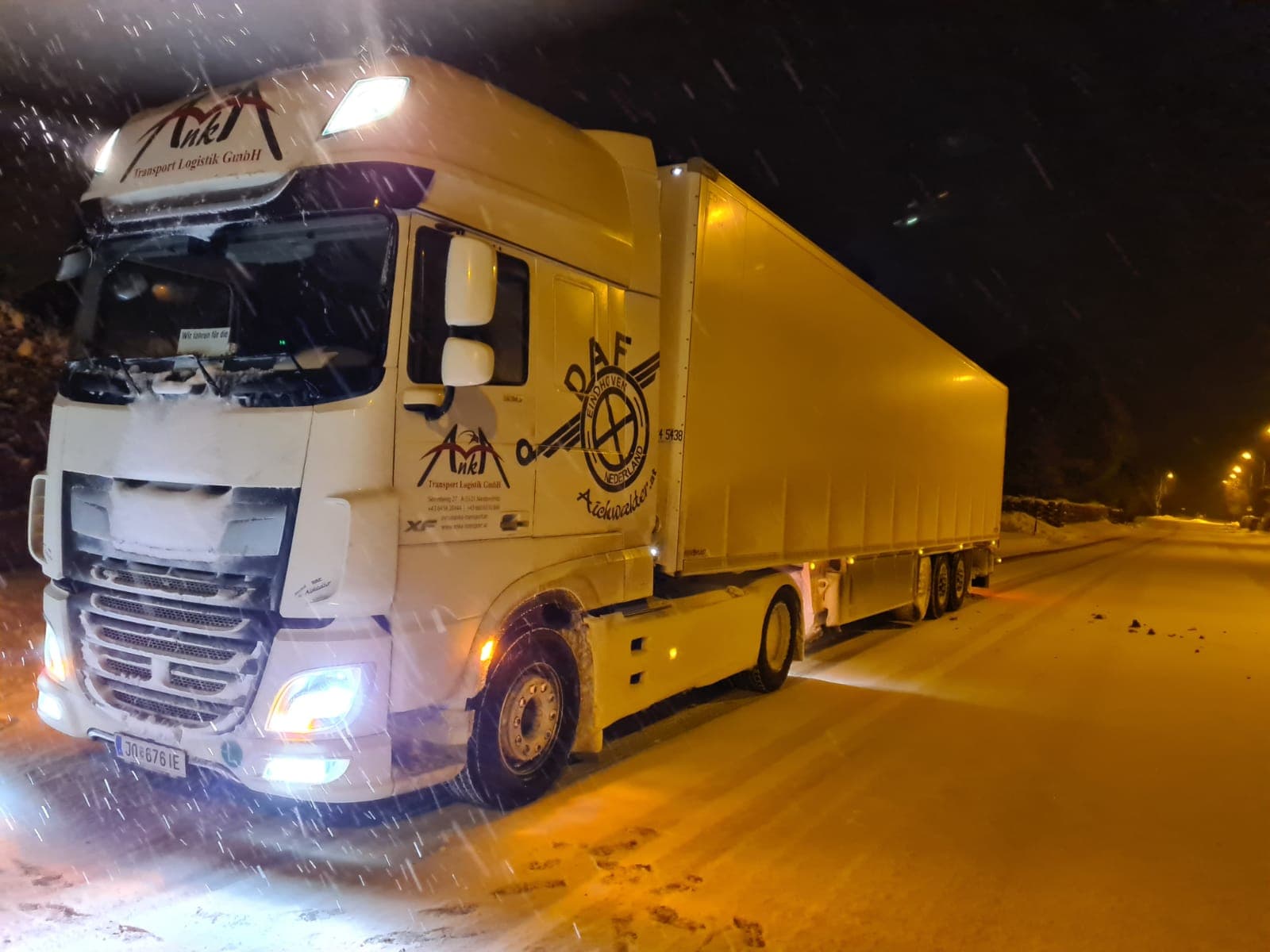 Lkw im Sonnenlicht